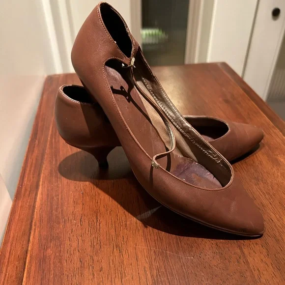 Brown leather ankle strap kitten heel shoes, 5.5 - Picture 3 of 8